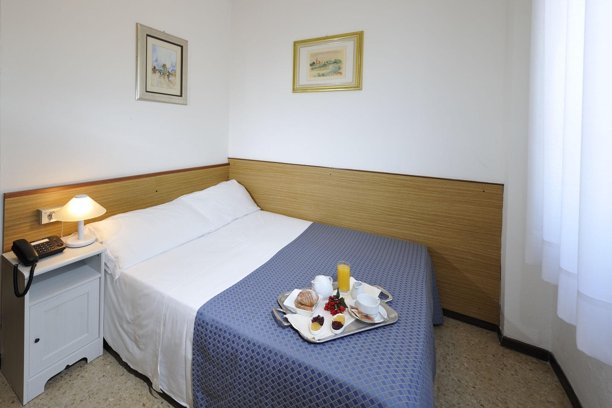 Hotel Palace Бибионе Экстерьер фото