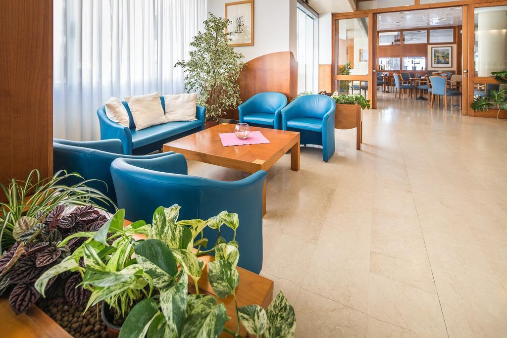 Hotel Palace Бибионе Экстерьер фото