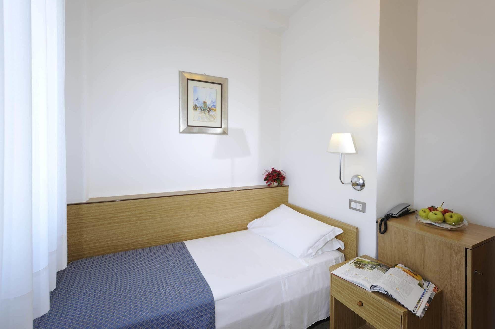 Hotel Palace Бибионе Экстерьер фото